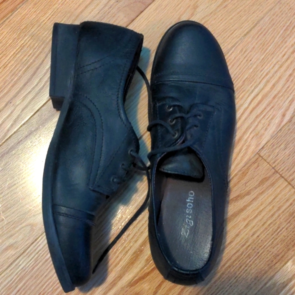 Black leather Oxfords